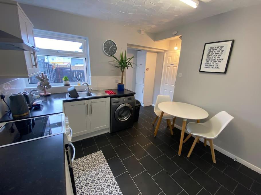 Seaside 2 Bed Townhouse, Near Cleethorpes Station Villa Buitenkant foto